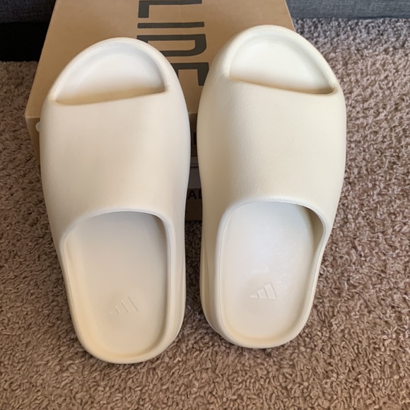 Yzy slide by adidas - Picture 5 of 10